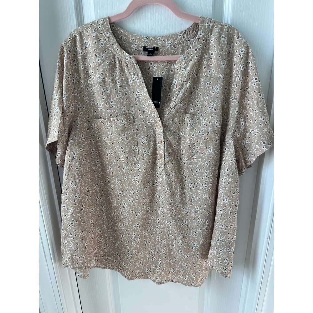 Torrid Womens Top Harper Short Sleeve‎ Ditsy Floral Cement Beige Size 3X NEW